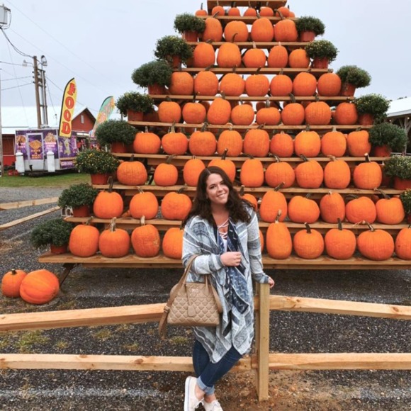 Meet your Posher, Nicolette - Picture 1 of 1